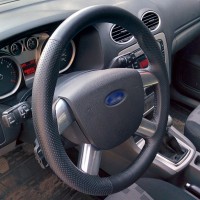 Оплетка на руль из натуральной кожи Ford Focus II (C307) 2005-2011 г.в. рестайлинг (для руля без штатной кожи, черная)